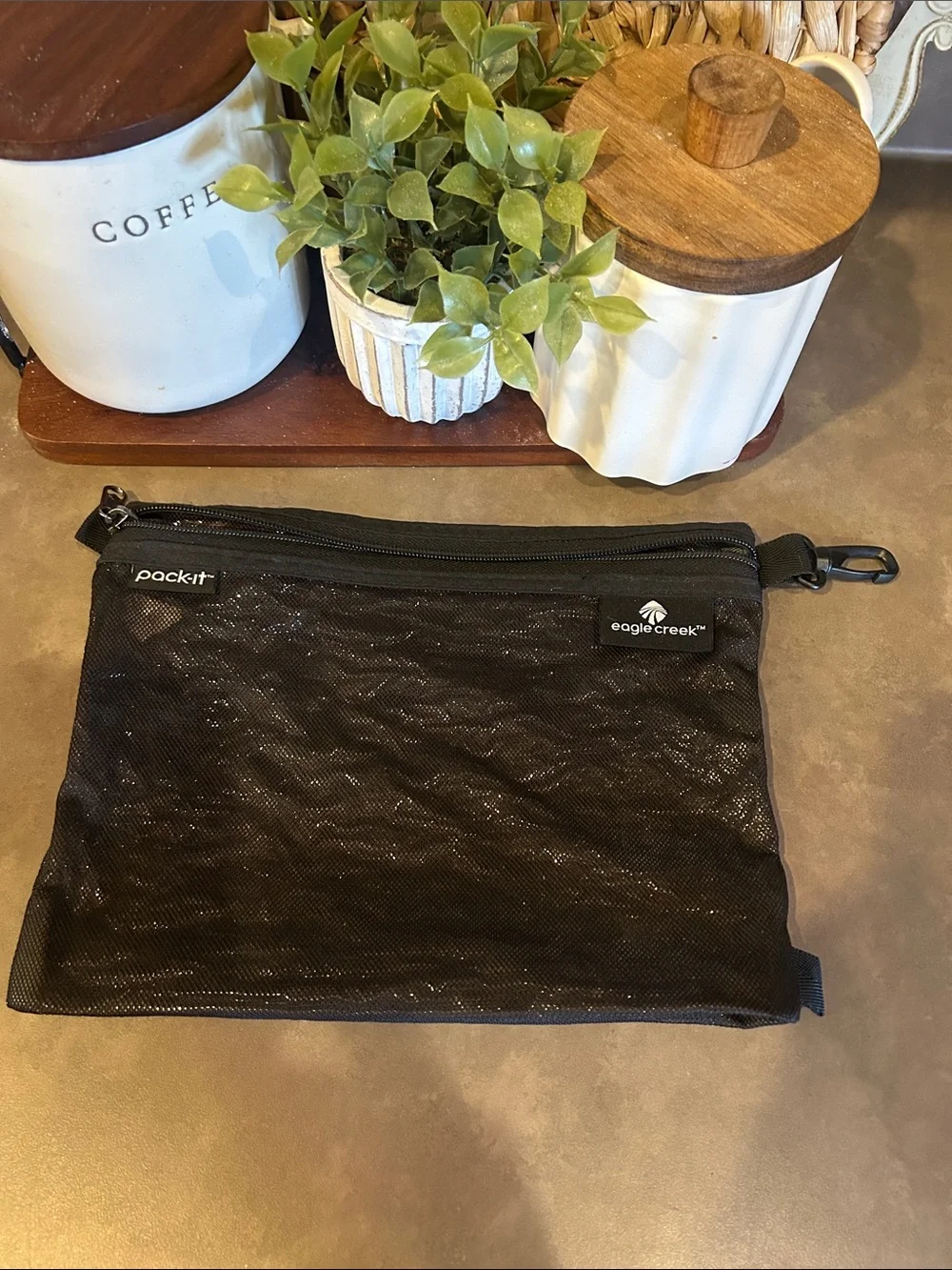 Eagle Creek Pack-It Black Travel Organizer Pouch